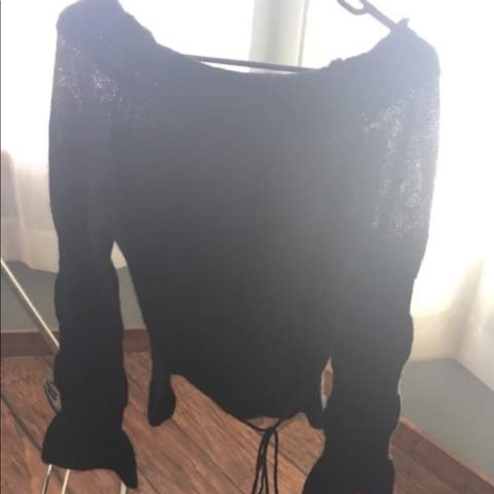 Victoria’s Secret Off the Shoulder - Picture 6 of 7